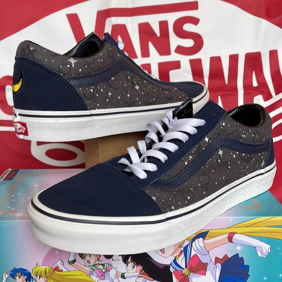 Vans Old Skool
Pretty Guardians Sailor Moon 
VNOA7Q2JJDU
Men’s sneakers - Picture 11 of 16